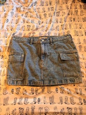 Levi’s skirt
